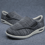 Dark grey blended yarn