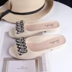 135 Two rows of dripping diamonds-apricot bottom black flower