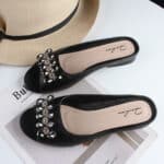 135 Two Rows of Drip Diamonds-Black Background and Black Flowers