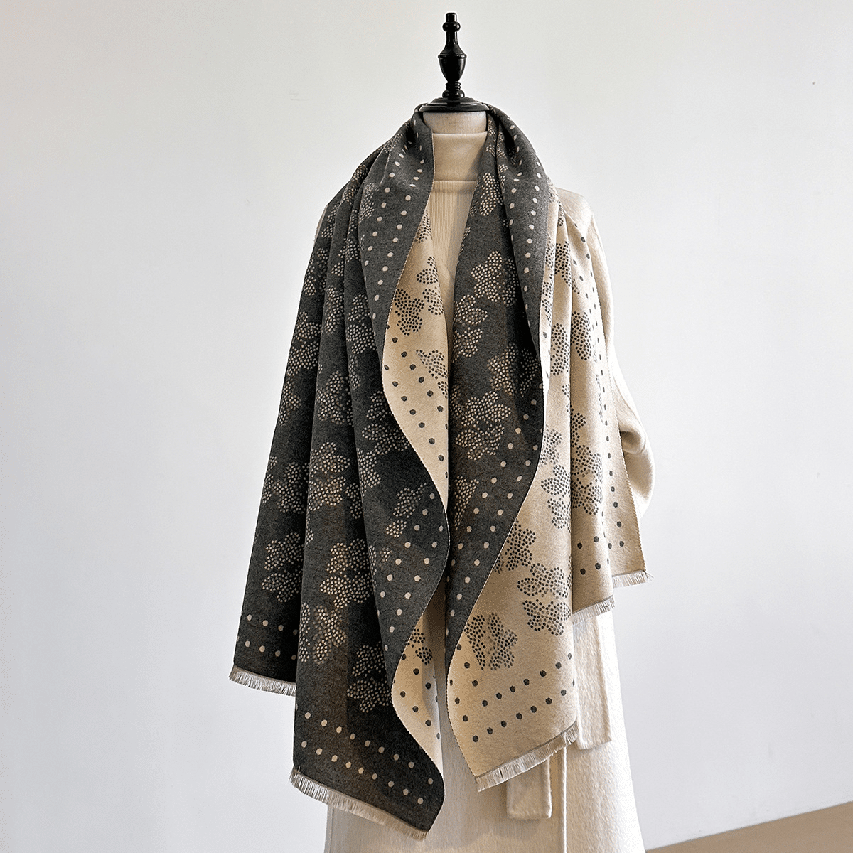 download Women's Shawl Zuberee SHAWL008 - Image 1